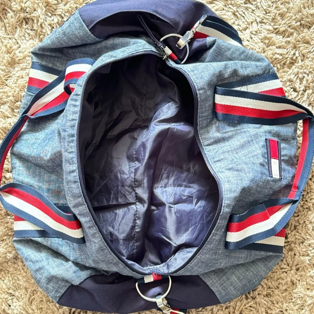 Tommy Hilfiger Red White‎ Blue Duffle Travel Gym Bag Sports Workout Bag